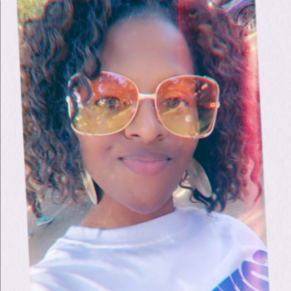Meet your Posher, Kimberly